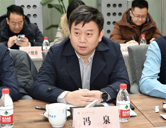 鼓楼区区长方靖一行来校调研