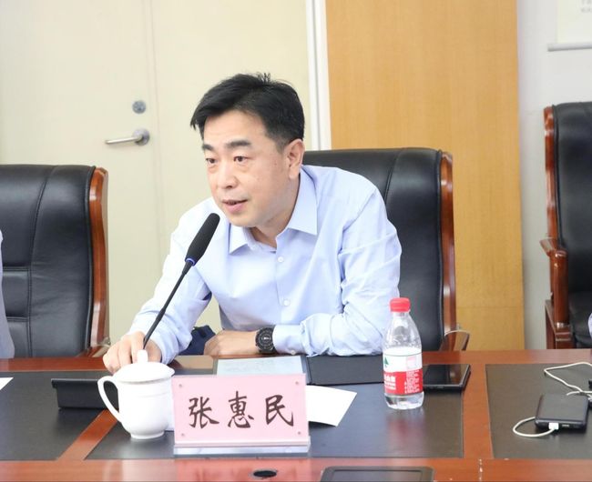 丁小平巡视员充分肯定了三家附属医院在人才培养,科学研究等方面进行